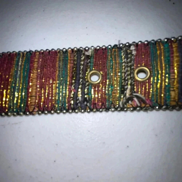Vintage ladies striped metallic retro belt fits 26 1/4 to 30" - Picture 3 of 4